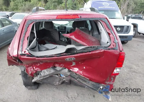 2012 Kia Sedona Lx z USA, uszkodzony, nr VIN KNDMG4C79C6428468